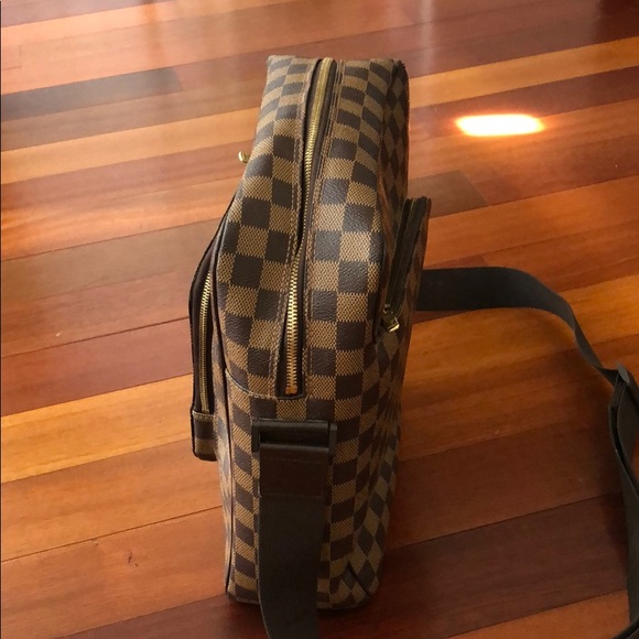 Louis Vuitton. Messenger bag - Picture 4 of 6